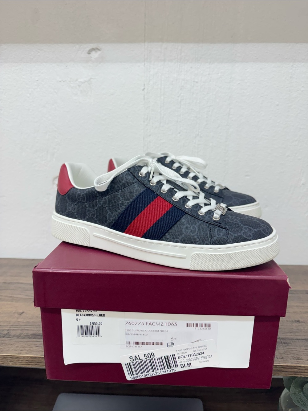 Gucci Navy GG Canvas Low-Top Sneakers with Blue & Red Web